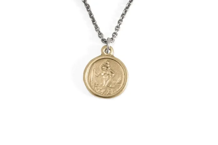 #067 – Necklace St. Christopher – round small – GOLD