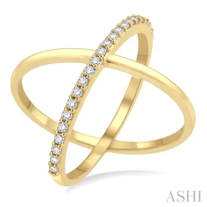 1/4 Ctw Round Cut Diamond ‘X’ Ring in 14K Yellow Gold