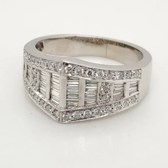 14kt White Gold Round and Baguette Cut Diamond Ring