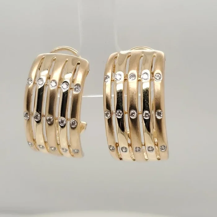 14kt Yellow Gold Diamond Earrings