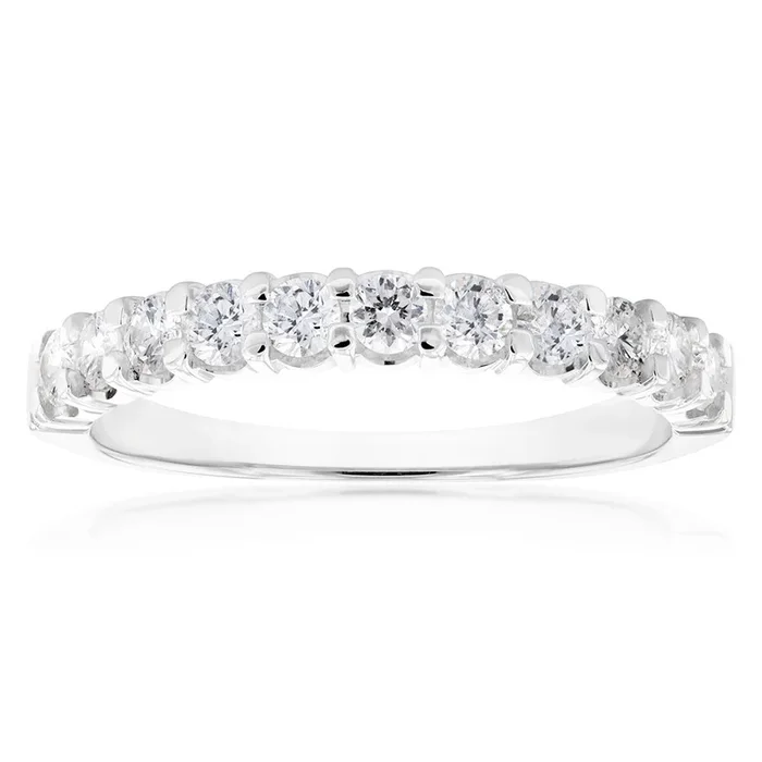 18ct White Gold Ring With 1/2 Carat Diamonds