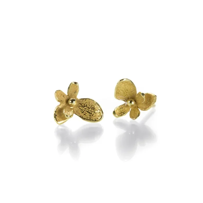 18k Baby Hydrangea Studs