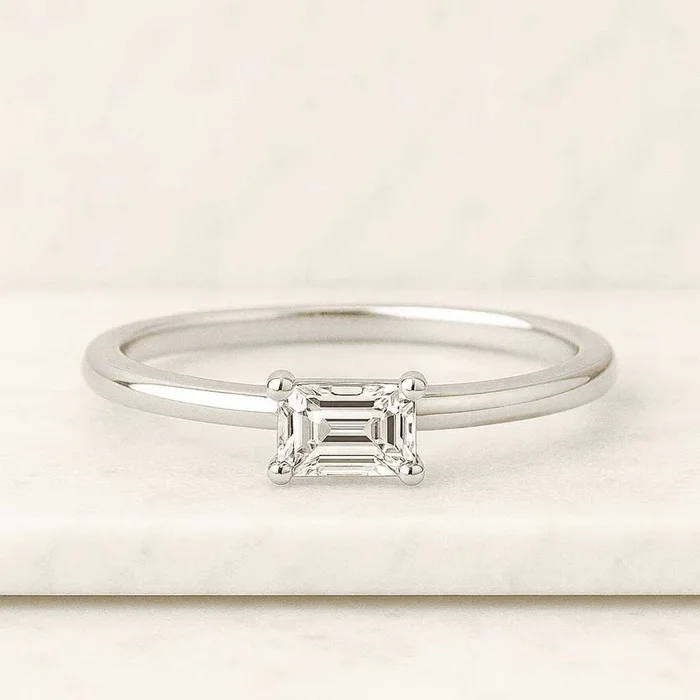 18K Baguette Cut Lab Grown Diamond Wedding Band For Her