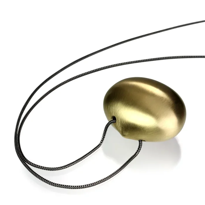 18k Yellow Gold Chestnut Pendant Necklace