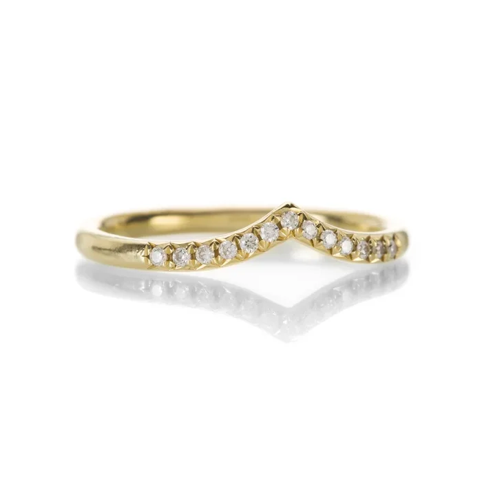 18k Yellow Gold Diamond V Ring