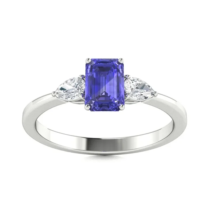 18KT Gold Tanzanite and Diamond Ring (Tanzanite 1.50 cts. White Diamonds 0.40 cts.)