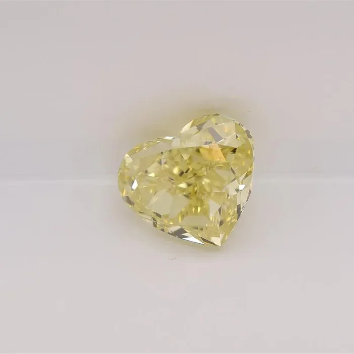 5.12 CRT FY VVS2 HEART MODIFIED BRILLIANT DIAMOND
