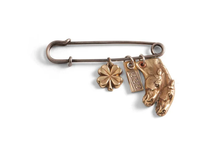 #500 – Brooch Needle Luck – one of one