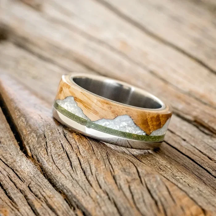 “EZRA” – WHISKEY BARREL OAK WITH DIAMOND DUST & MOSS INLAY WEDDING RING – TITANIUM – SIZE 8 1/2