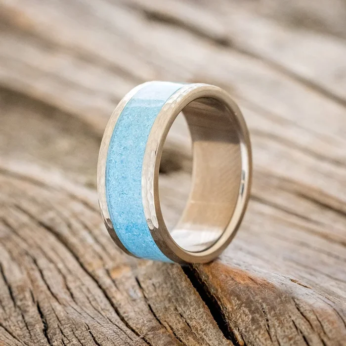 “KALDER” – TURQUOISE WEDDING BAND WITH HAMMERED FINISH