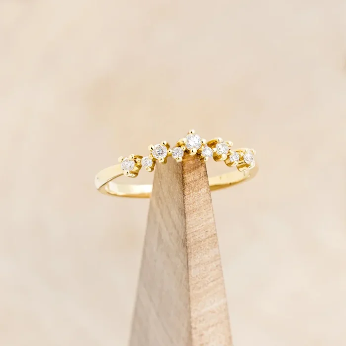 “LEA” – TRACER WITH DIAMOND ACCENTS – 14K YELLOW GOLD – SIZE 7