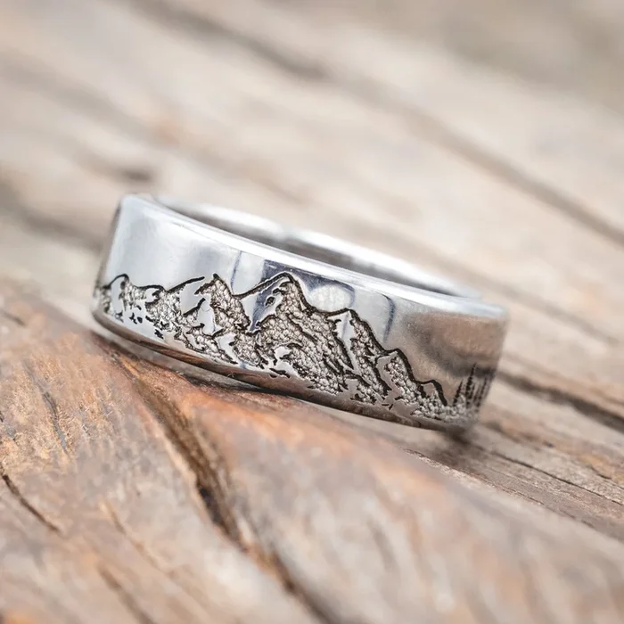 “ROSS” – MOUNTAIN & FOREST ENGRAVED WEDDING BAND WITH CUSTOM LINING