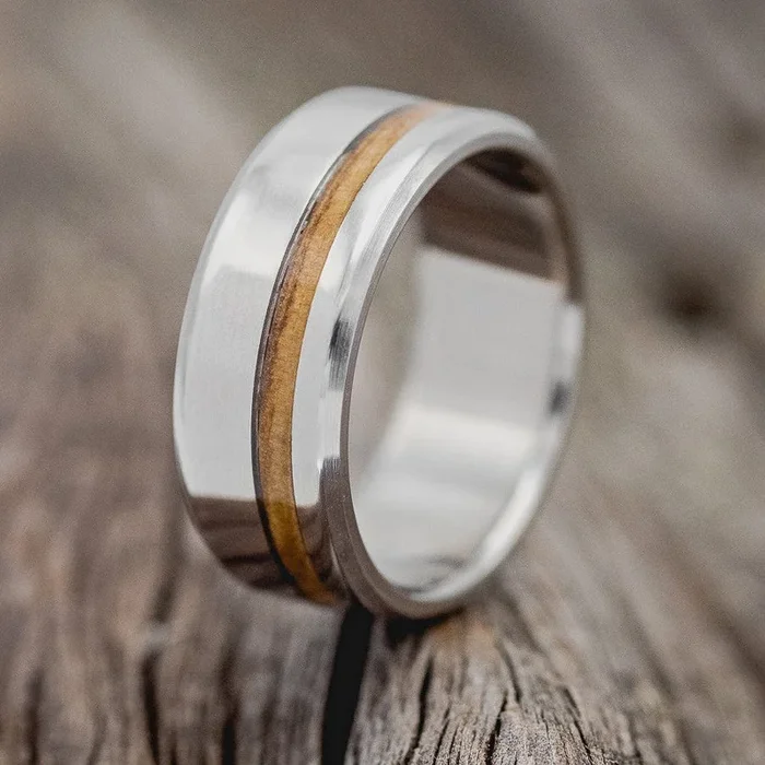 “VERTIGO” – OFFSET WHISKEY BARREL OAK WEDDING BAND