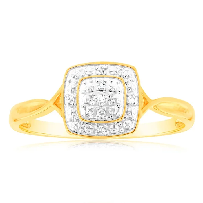 9ct Yellow Gold Diamond Cushion Shape Cluster Ring With 7 Brilliant Cut Diamonds