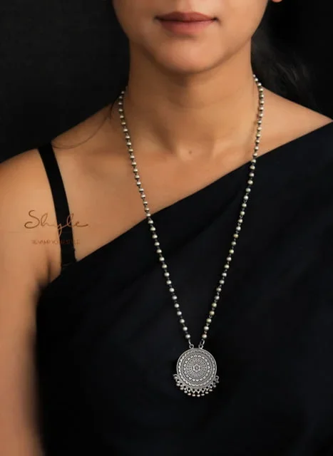 Adya Concentric Detailed Necklace