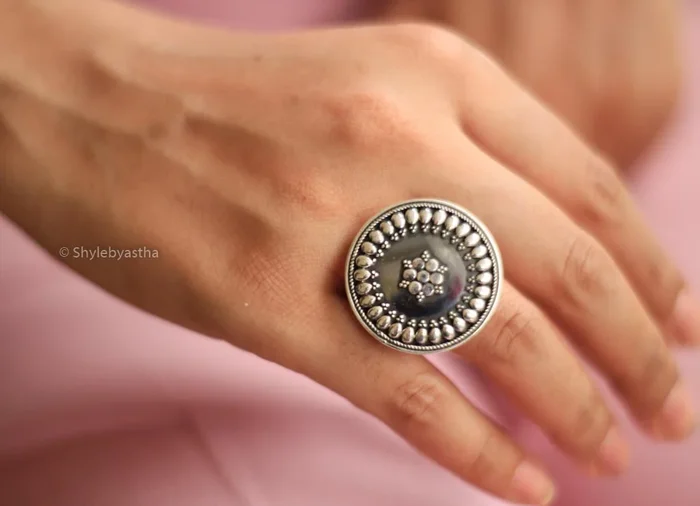 Adya Daana Art Ring