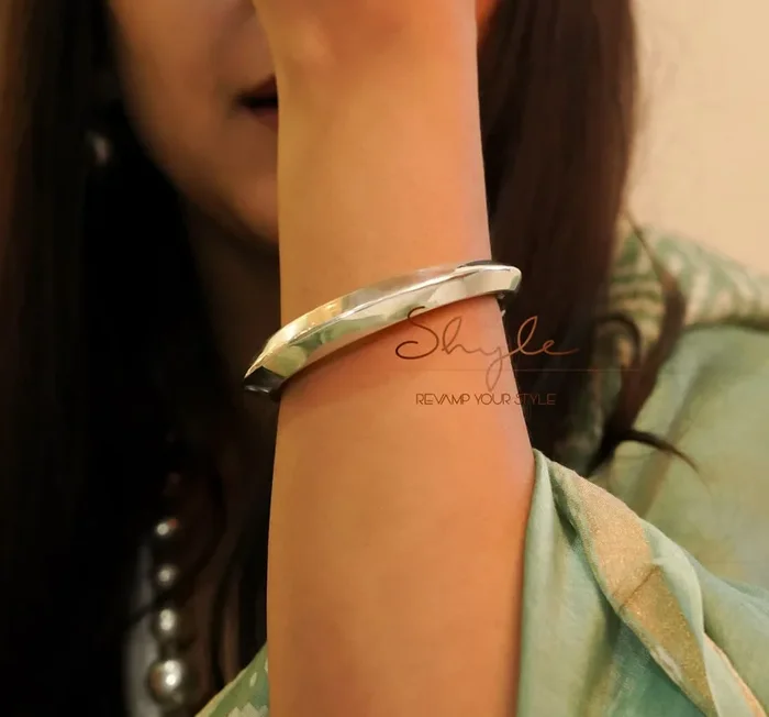 Adya Fine Versatile Kada