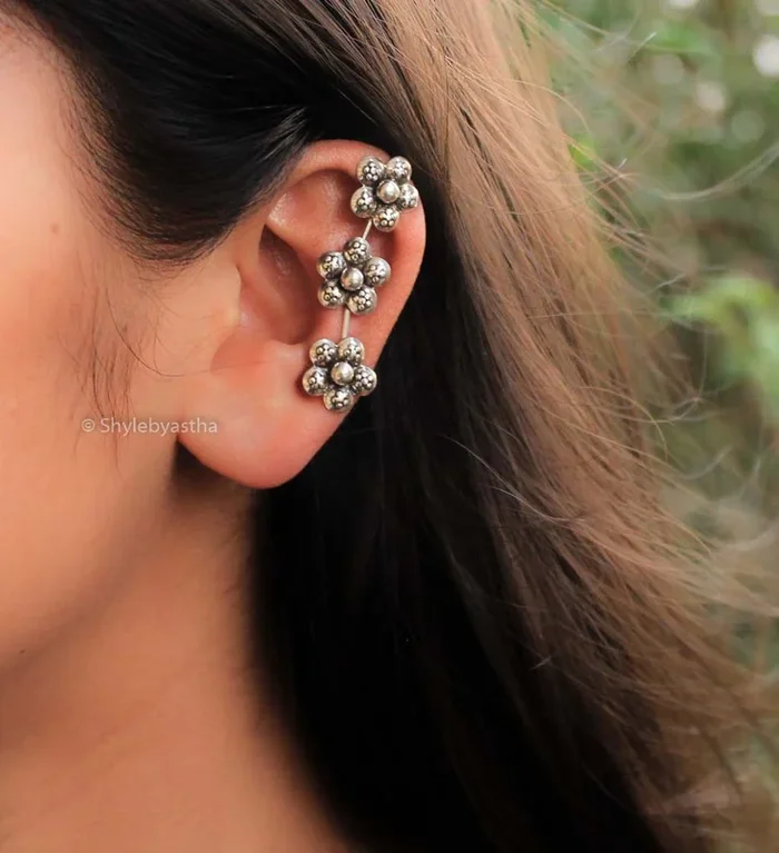 Adya Flora Clip on Bugadi