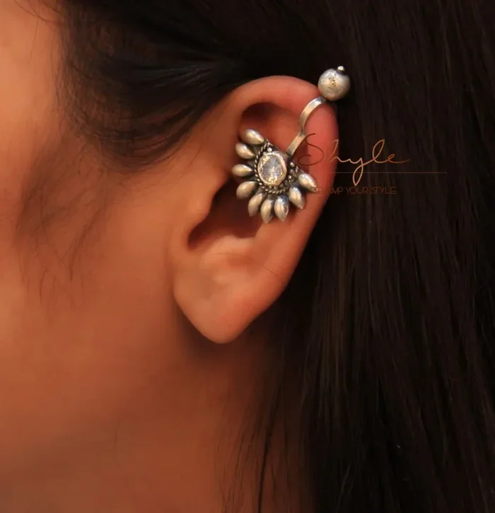 Adya Petal Zircon clip on Bugadi