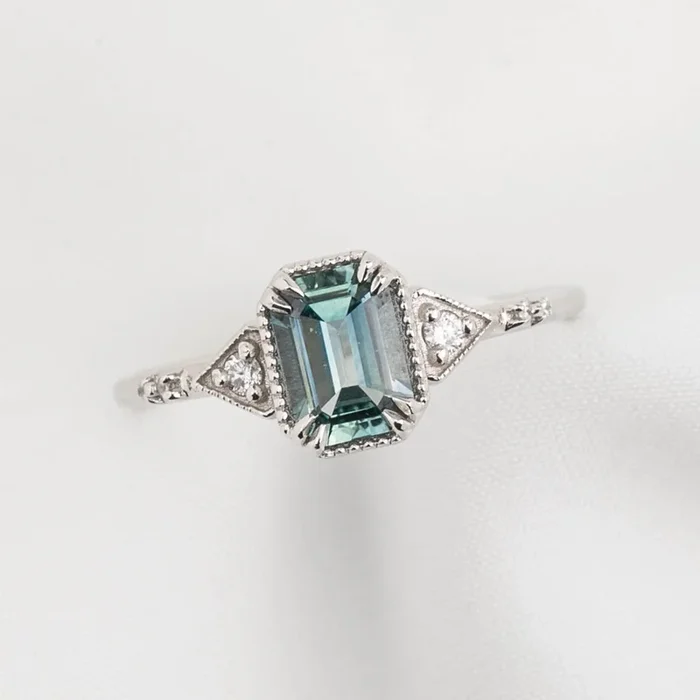 Agatha Ring, Blue Sapphire