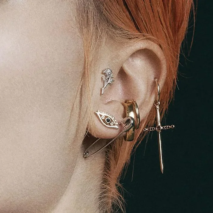 AMOR. Silver Rose Stem Stud Earring – Helix/Tragus