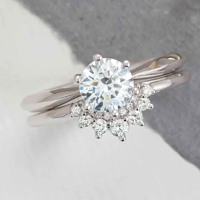 Ampi Curved Diamond Band