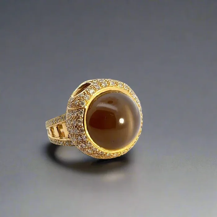 Anillo de calavera de diamantes con piedras preciosas de ojo de gato de oro amarillo macizo de 18 quilates