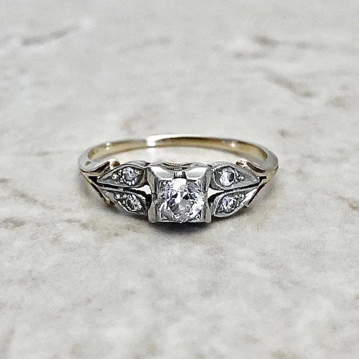 Anillo de compromiso eduardiano antiguo en oro bicolor de 14 y 18 quilates con diamantes de 0,30 quilates