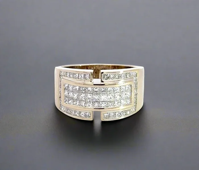 Anillo de oro blanco de 18 quilates con diamantes de talla princesa para hombre