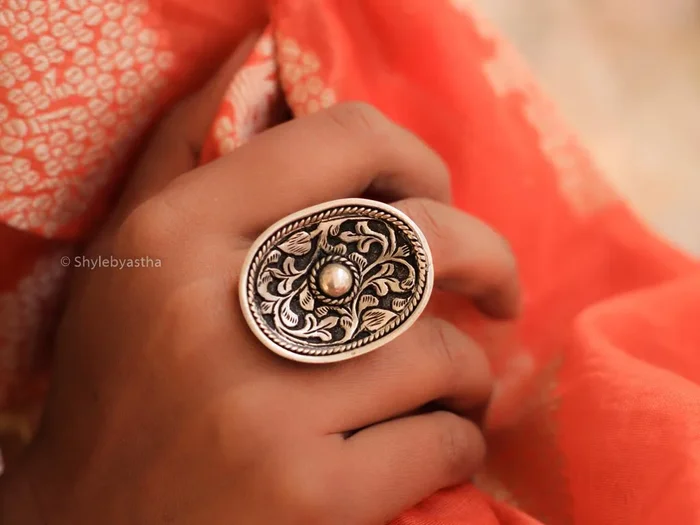 Anvaya Embossed Flower Chitai Ring