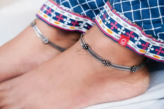 Anvaya Intricate flower embossed stacked Anklet Pair