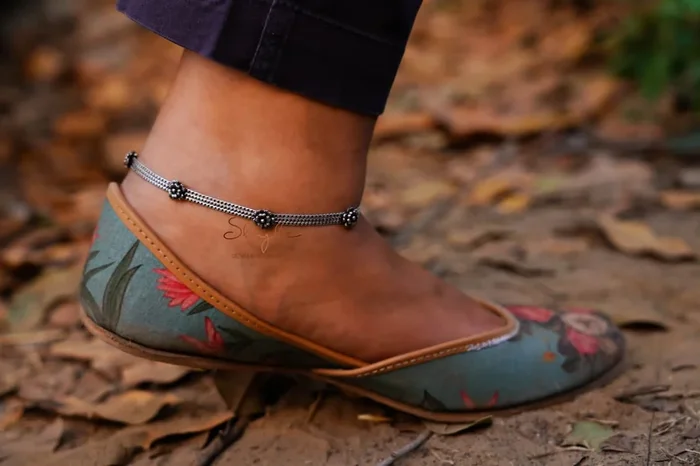 Anvaya Intricate Flower Stacked Anklet Pair