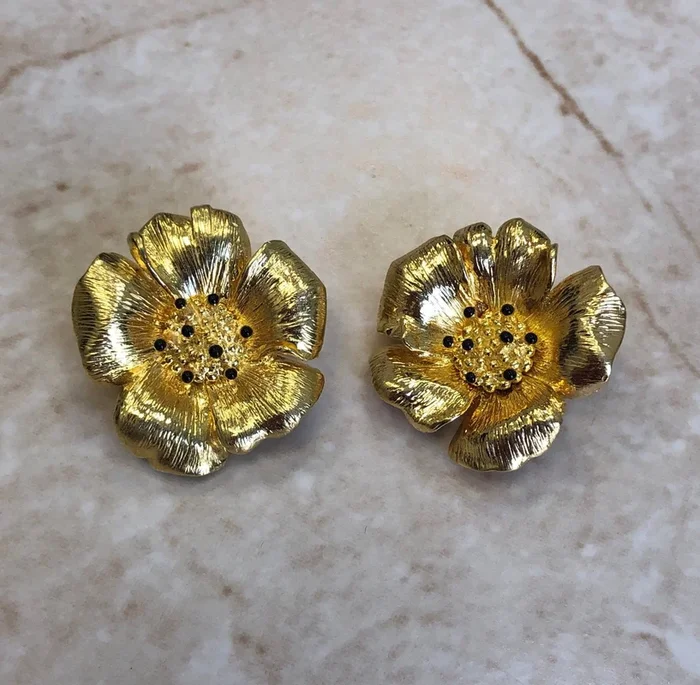 Asprey出品的精美复古18K黄金珐琅夹式耳环