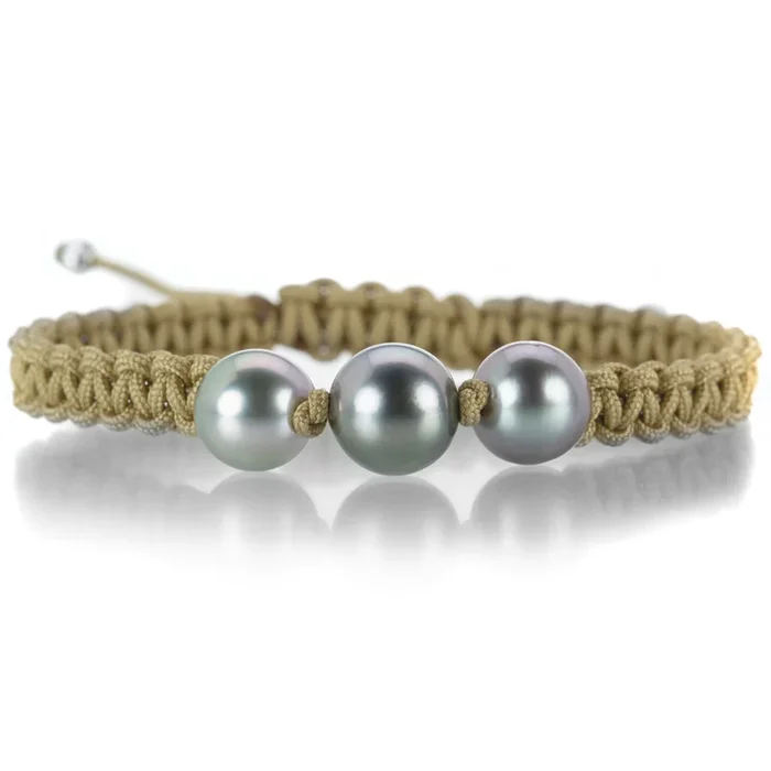 Beige Macrame Bracelet with 3 Tahitian Pearls