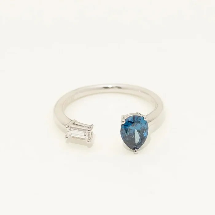 Blue and White Diamond Ring in 14kt White Gold (3/4ct tw)