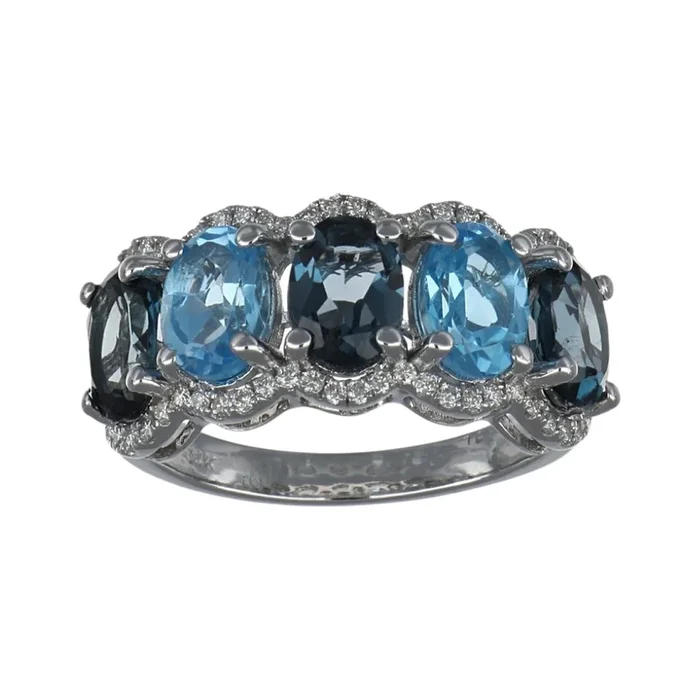 Blue Topaz Ring (Blue Topaz 4.46 cts. White Diamond 0.3 cts.)