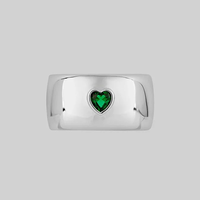 CANDICE. Green Heart Chunky Band Ring – Silver