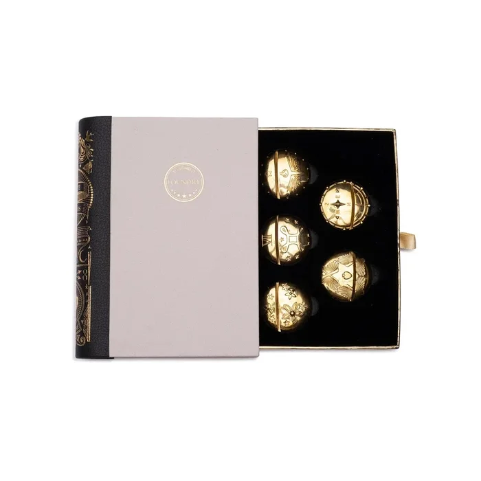 Chapter 2: Tenet Place Card Holder Set