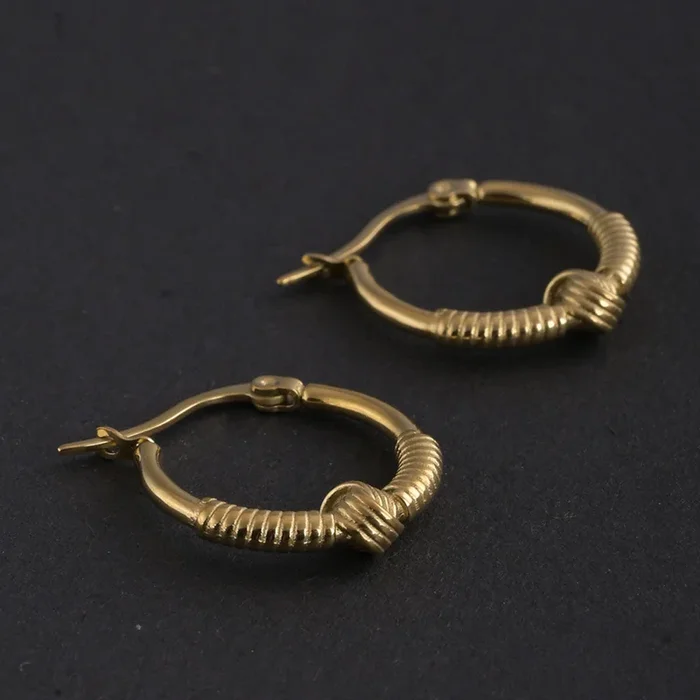 Classic Knotted Hoops