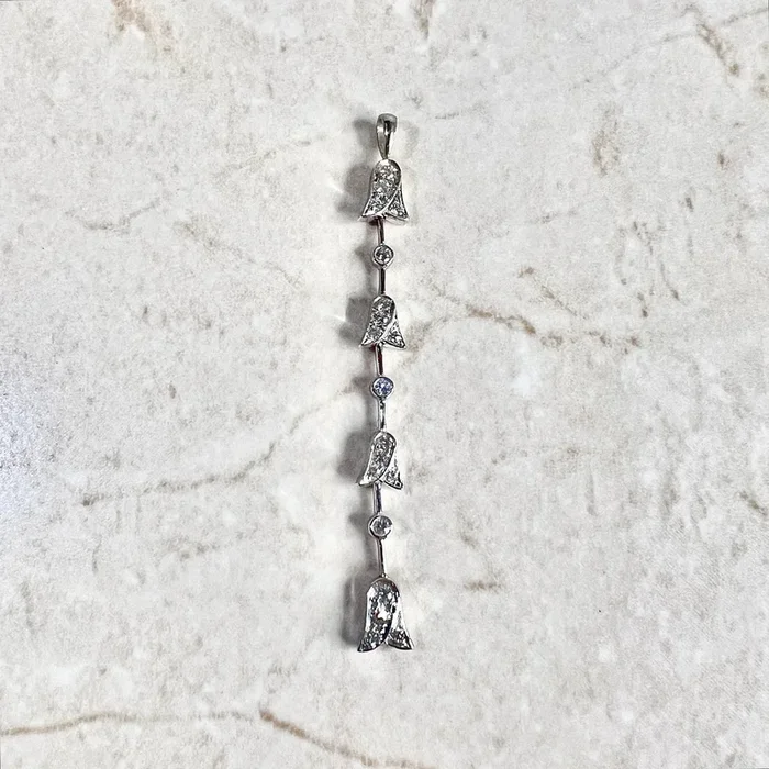 Colgante vintage de oro blanco de 18 quilates con diamantes de 0,60 quilates