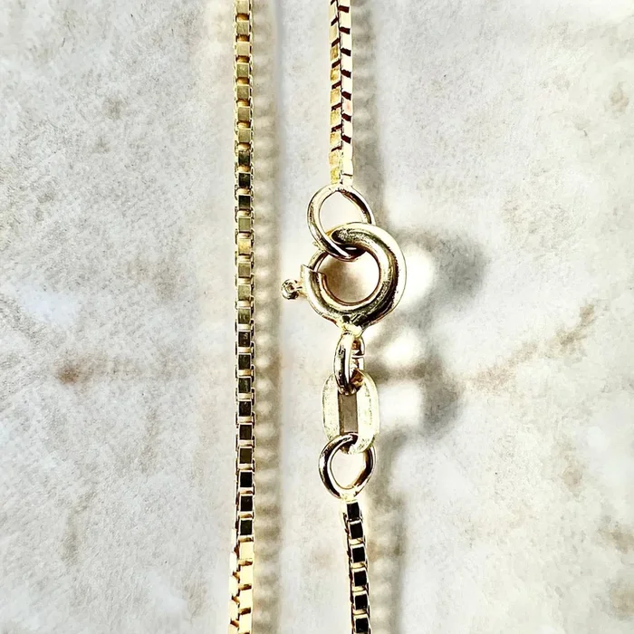 Collar vintage italiano de cadena de caja de oro amarillo de 18 quilates de 17,75 pulgadas