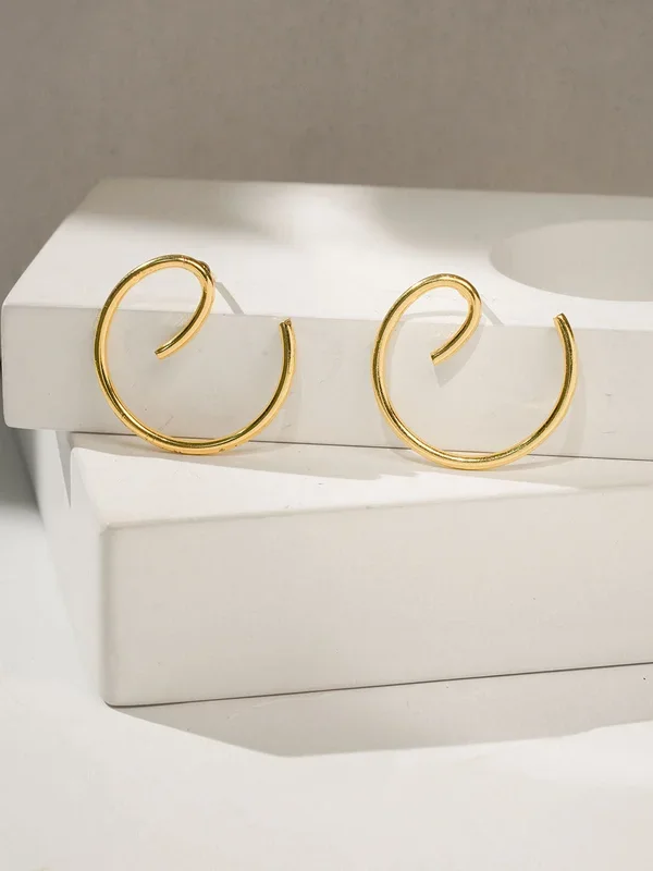 Comma Brass Stud Earring