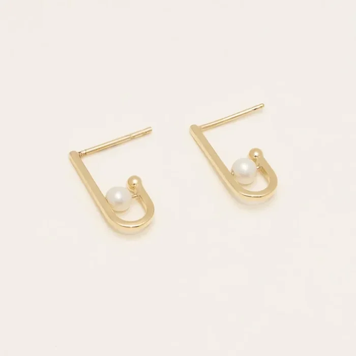 Cultured Freshwater Pearl J Hoop Earrings in 14kt Yellow Gold (4mm pearls)