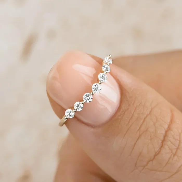 Curved Diamond Ring 14k Gold – Isla