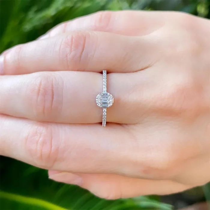 Dainty Diamond Oval Cluster Ring in 14k White Gold