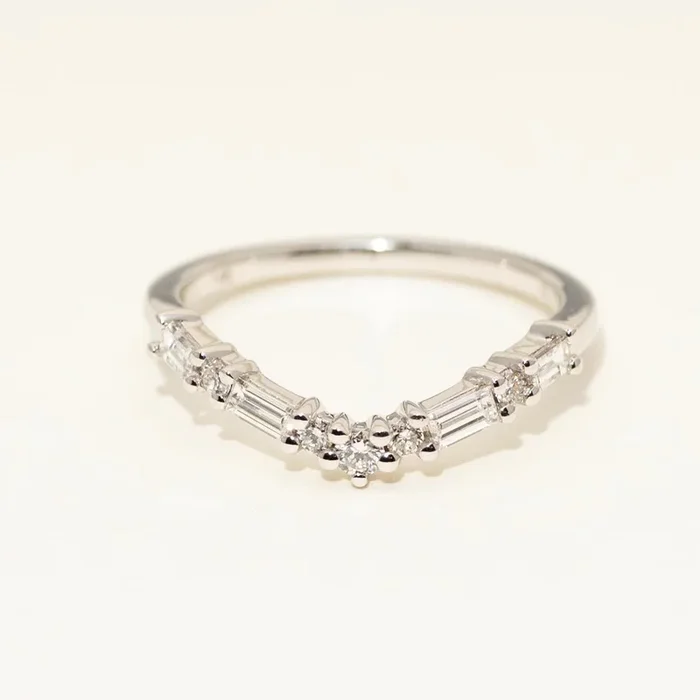 Daydream Round and Baguette Diamond Curved Band in 14kt White Gold (1/3ct tw)