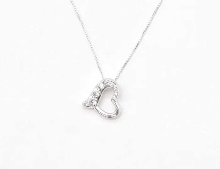 Diamond Heart Necklace – Dainty Charm Pendant – Brilliant Heart Necklace