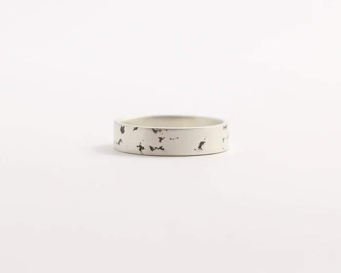 Distressed Ring – Medium