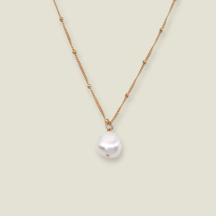 Dotted Pearl Necklace