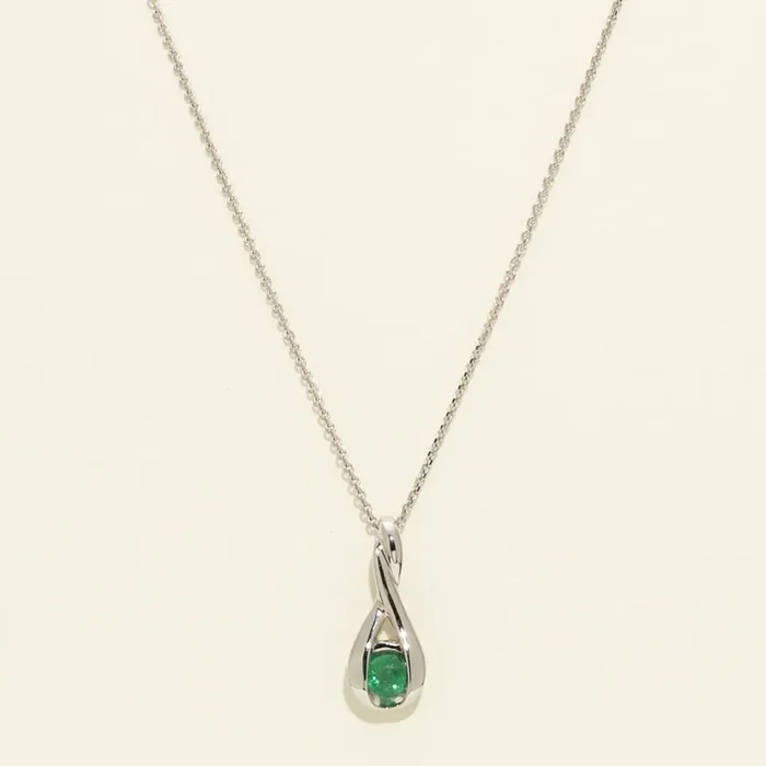 Emerald Solitaire Necklace in 14kt White Gold